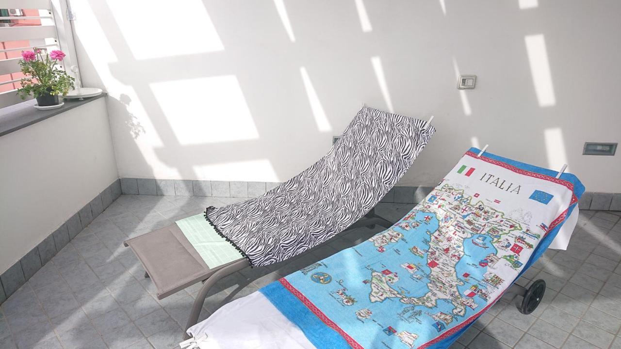Sky-Terrace In Central Station, 3 Bedrooms Naples Luaran gambar