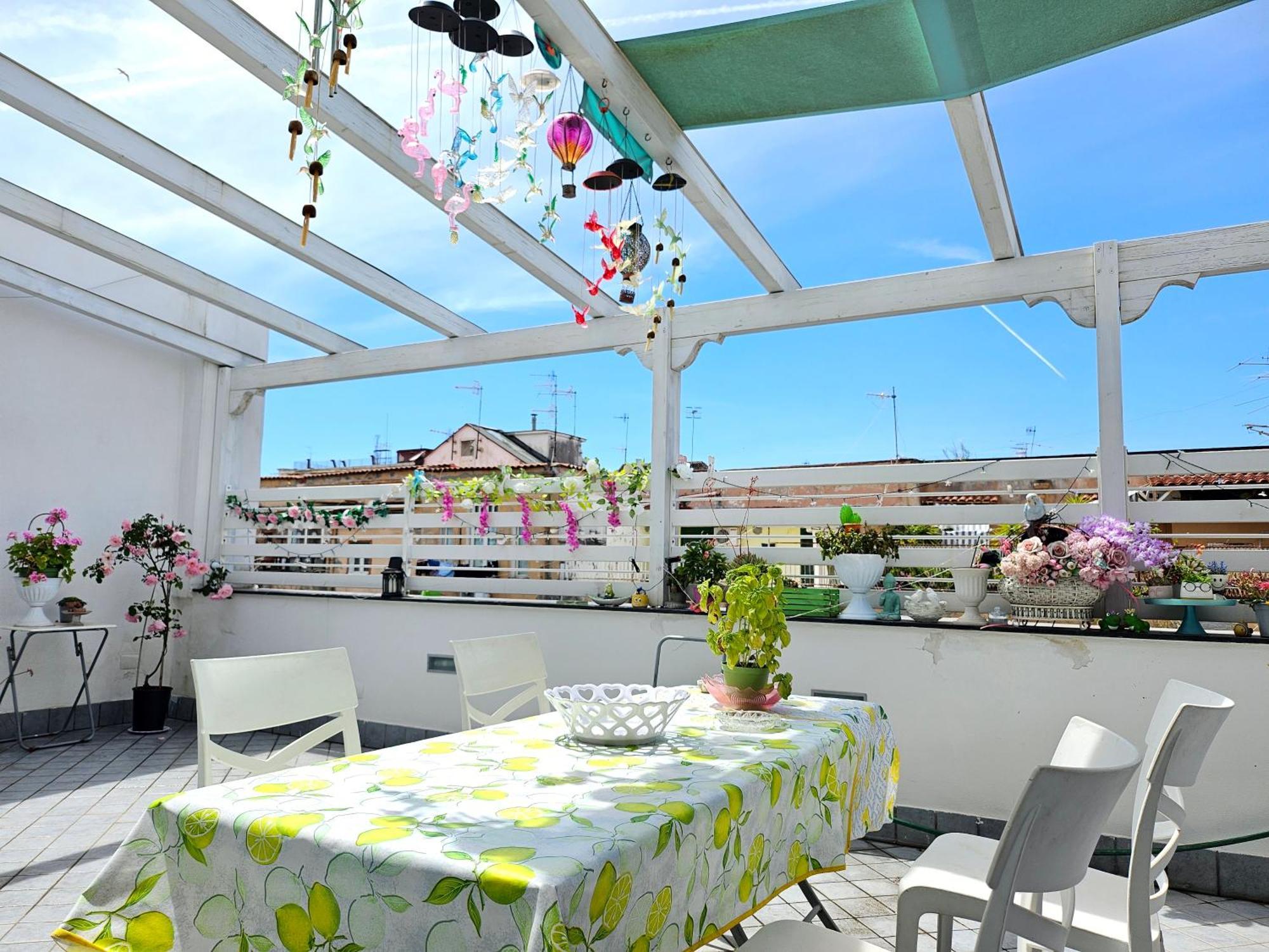 Sky-Terrace In Central Station, 3 Bedrooms Naples Luaran gambar